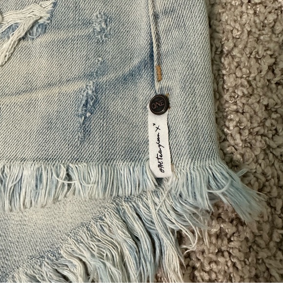 Oneteaspoon Denim Jean Mini Junk Yard Distressed Skirt 29 - Picture 4 of 10